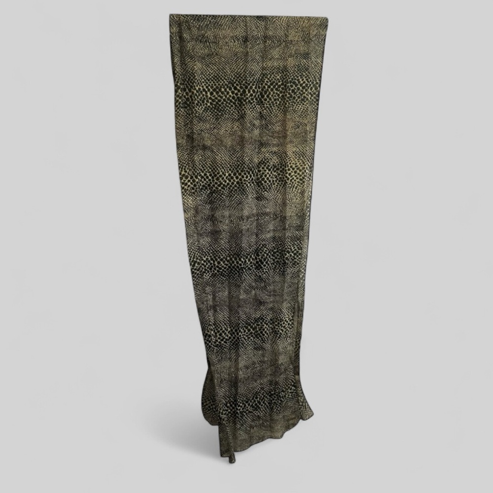 Unbranded animal print polyester sheer ladies scarf made in Italy mob wife vtg